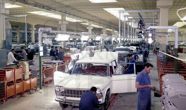 1963. Stabilimento NASR presso Il Cairo (Egitto) - montaggio vetture Fiat